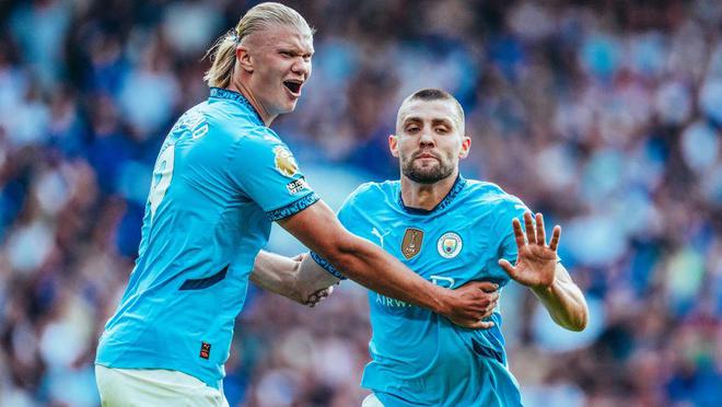 安曾身披的 安曾身披的